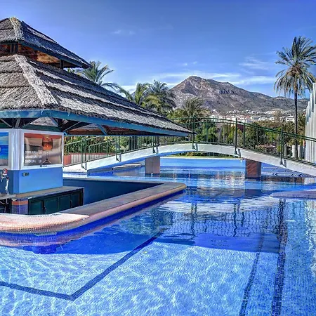 アパート Benalbeach With Water Park